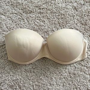 Victoria’s Secret strapless bra